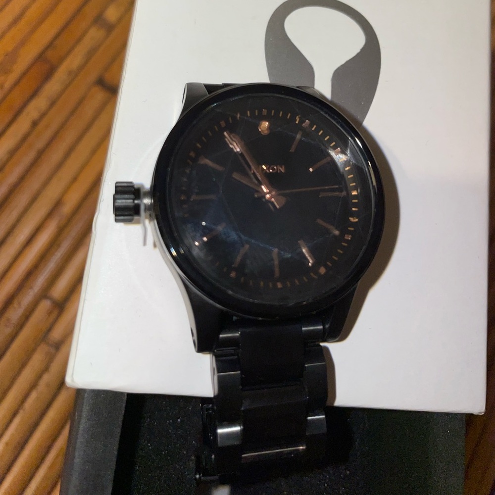 Nixon Watch - Picture 7 of 7